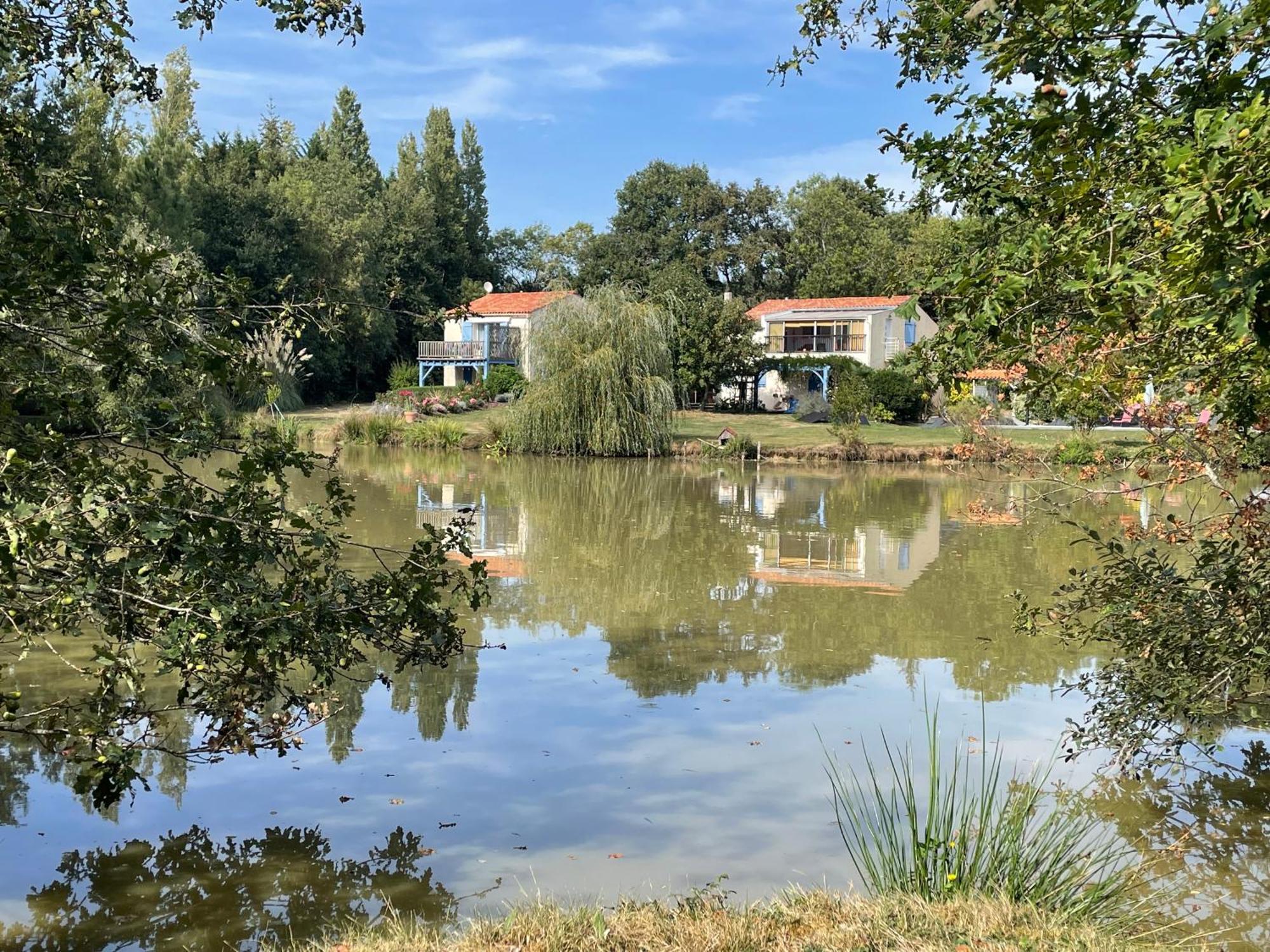 Gite Douceur De Vivre Saint-Avaugourd-des-Landes Exterior photo